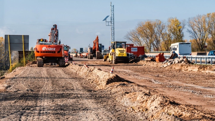 Более 170 километров дорог отремонтируют в Ленобласти в этом году 