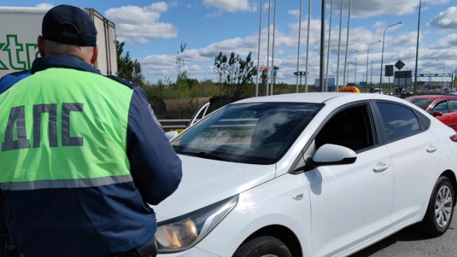 Таксисты стали вдвое чаще претендовать на получение лицензии в Ленобласти 