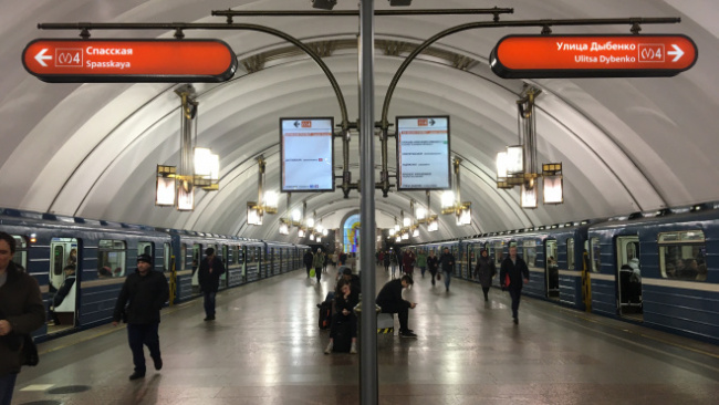 Движение на "оранжевой" линии метрополитена Петербурга восстановлено 