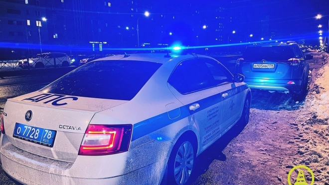 На Богатырском проспекте  поймали пьяного водителя, в машине которого нашли странный сверток