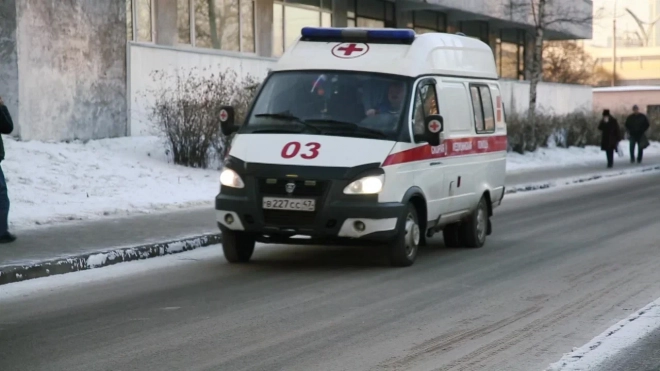 Петербурженка отморозила уши на улице и попала в больницу