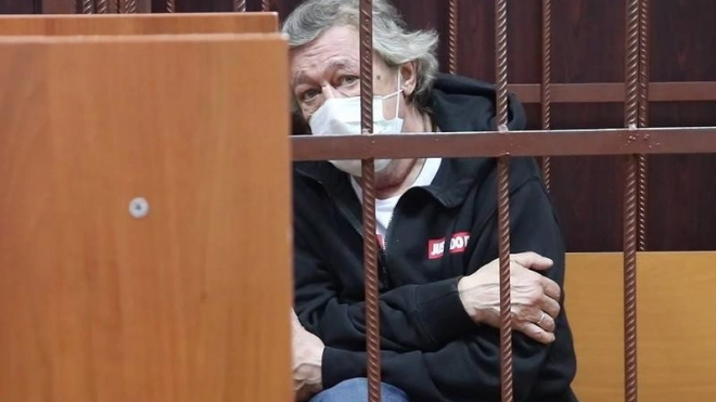 Адвокат Ефремова опроверг слухи о драке и инсульте у актера