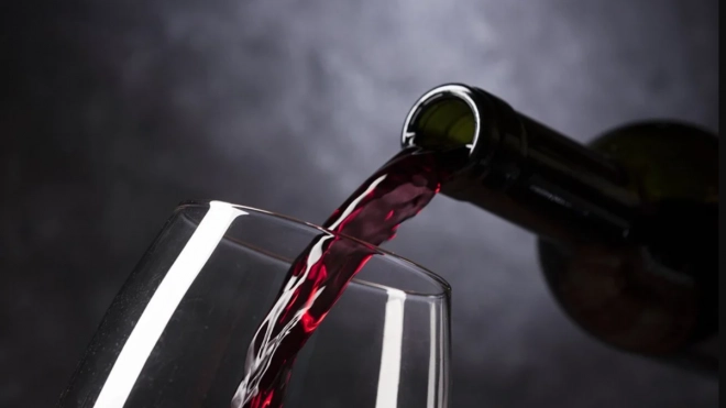 В Колпино изъяли 165 литров незаконной алкогольной продукции