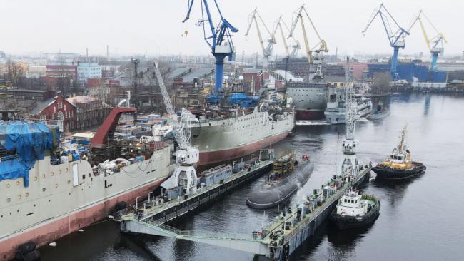 "Адмиралтейские верфи" начали швартовные испытания подводной лодки "Магадан"