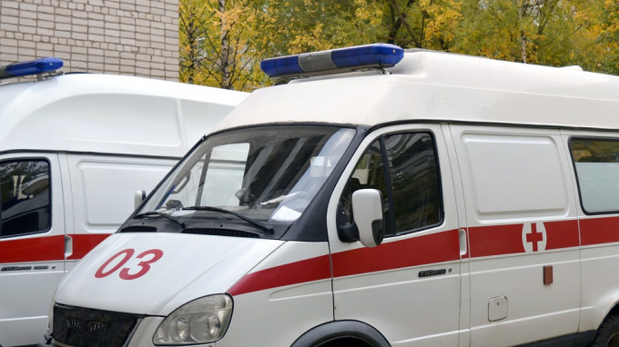 В Петербурге спасают школьника, упавшего с седьмого этажа
