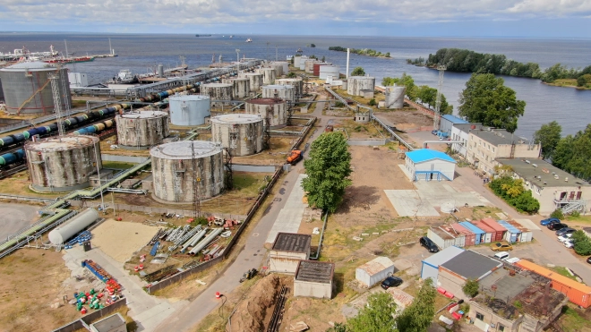 На месте старой нефтебазы в Большом порту Петербурга построят современный перевалочный комплекс