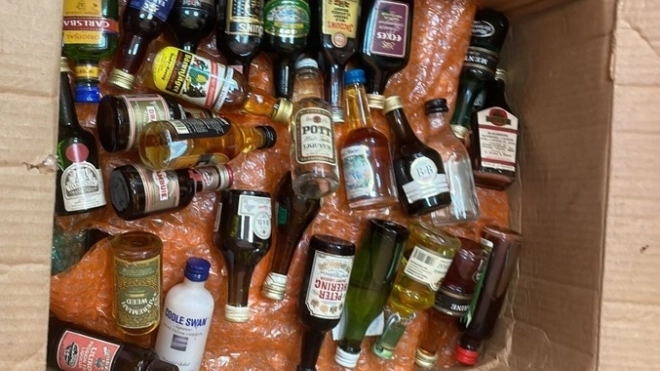 Балтийская таможня передала в суд уголовное дело по контрабанде 3 тысяч бутылок алкоголя