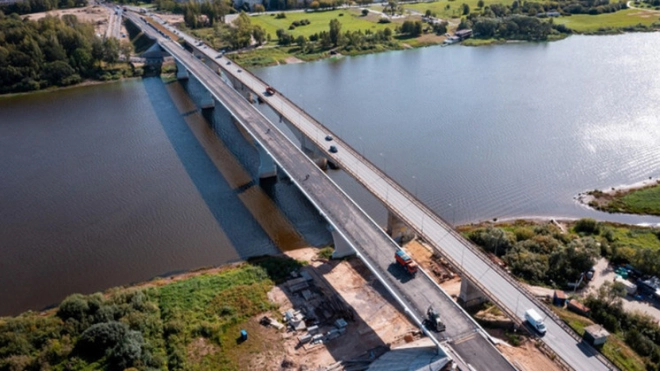 В Киришах завершен важный этап строительства нового моста через реку Волхов
