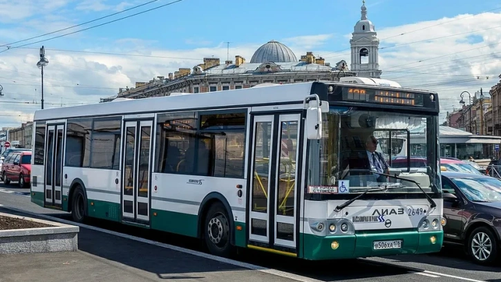 В Петербурге около трех тыс. автобусов переведут на газомоторное топливо 