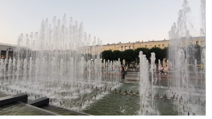 Несколько фонтанов в Петербурге закроют на промывку до конца недели