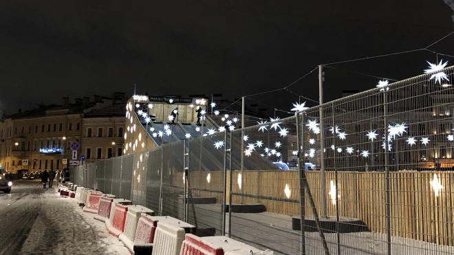 Демонтаж новогодних конструкций в Петербурге продолжится 12 января