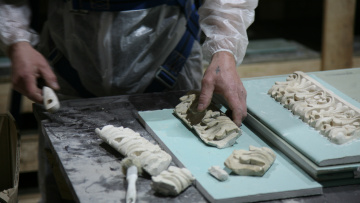 Реставраторы начали восстанавливать подлинную отделку в усадьбе Орловых-Денисовых