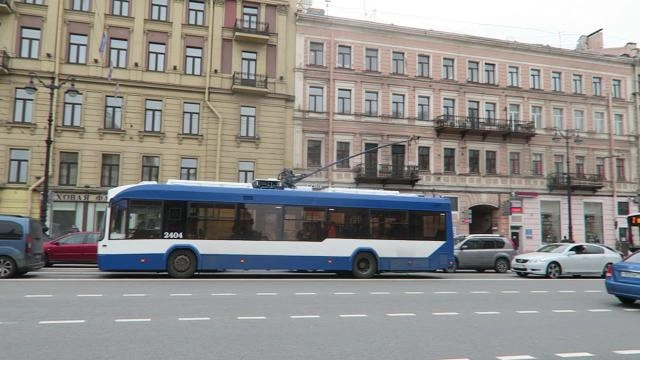 Трамваи и троллейбусы в центре Петербурга сократили трассы из-за проблем с электричеством