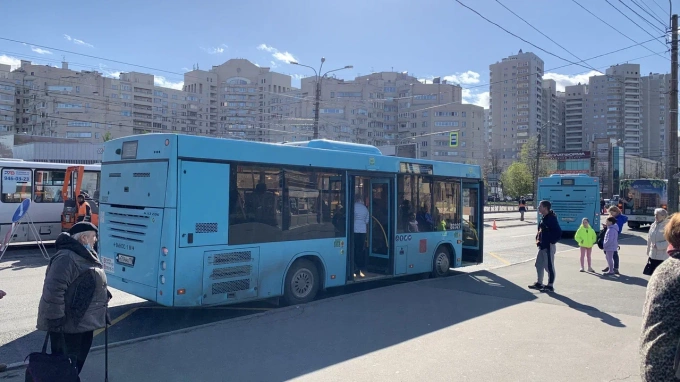 В Петербурге запустят два автобуса №24М и 27М до закрытия "Ладожской"