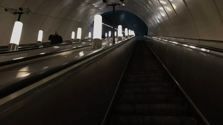 Еще на двух станциях метро в Петербурге затеяли ремонт