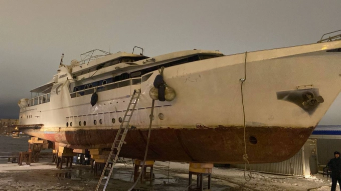 В Центральном районе Петербурга горела яхта "Лаймарита"