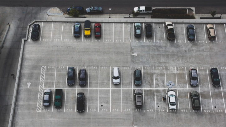 Новая зона платной парковки в Петербурге заработает 1 декабря