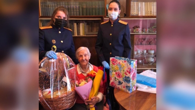 Следователи Петербурга помогают 98-летней блокаднице, пострадавшей от рук сиделки