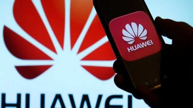 Китайский гигант HUAWEI прекращает корпоративные продажи в России