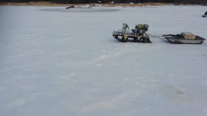 В Ленобласти трое мужчин вышли на лед во время действующего запрета