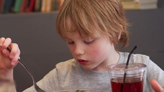 Как сформировать правильные пищевые привычки у ребенка