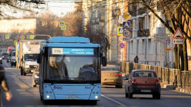 В Петербурге ужесточат карантинные меры в транспорте 