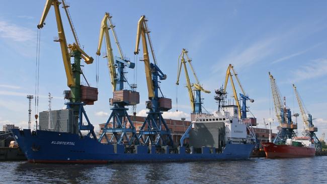 Профицит внешней торговли РФ в январе-апреле снизился до $35,8 млрд