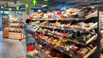 Цены на продукты в России за год выросли на 16%