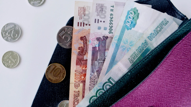 Годовая инфляция в России составила 6,74%