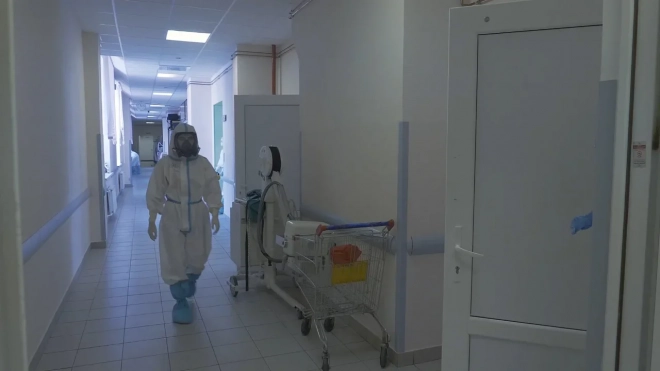 Число госпитализаций больных коронавирусом в Петербурге снизилось на 28,5%
