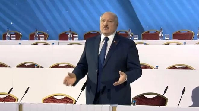 Лукашенко заявил, что никакого трансфера власти в Белоруссии быть не может 