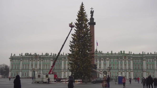 На украшение Петербурга к новогодним праздникам выделят порядка 220 млн рублей