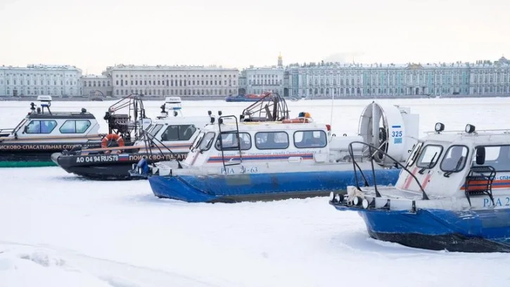 Спасатели Петербурга получили новую технику и оборудование 