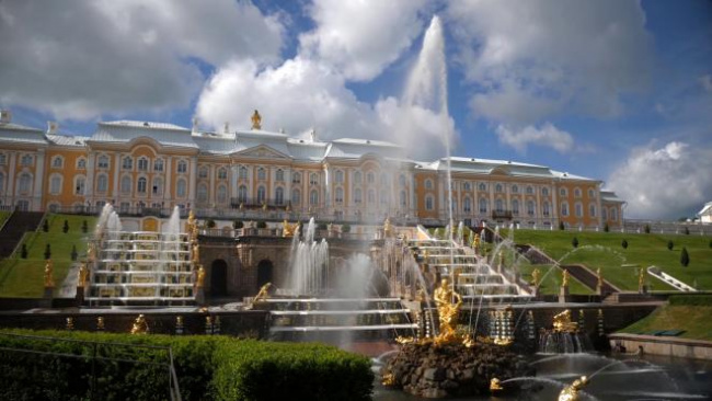 В Петергофе отметили Весенний праздник фонтанов