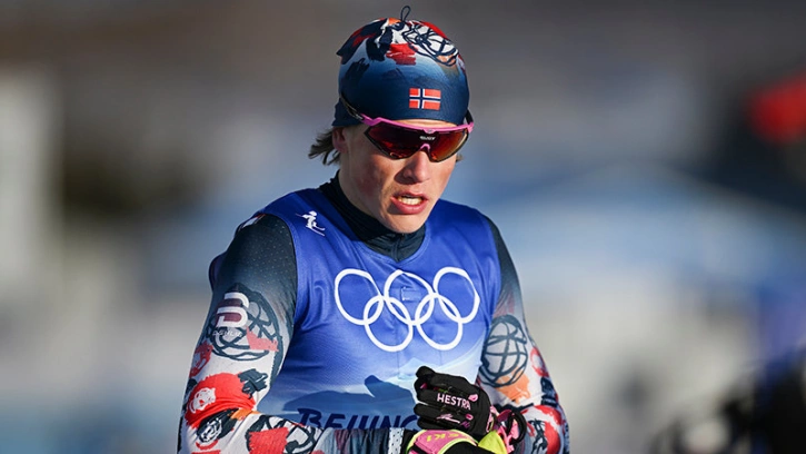 Клебо назвал заслуженной победу Большунова в скиатлоне на Олимпиаде в Пекине
