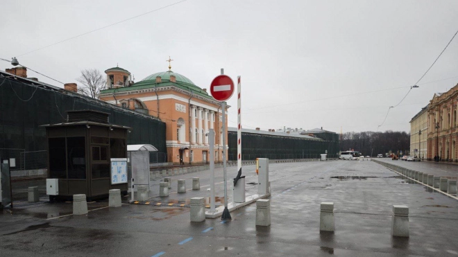 Парковка на Конюшенной обойдется в 150 рублей в час