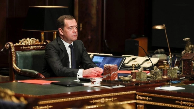 Медведев назвал нечестной борьбой введение Киевом санкций против Медведчука