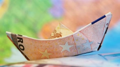 Евросоюз  запретил поставлять банкноты евро в Россию