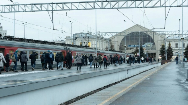 Более 9 млн пассажиров воспользовались тактовым движением до Ораниенбаума
