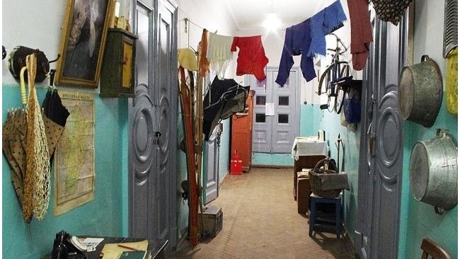 Жителям коммуналок в Петербурге помогут выкупить свободные комнаты за 30%