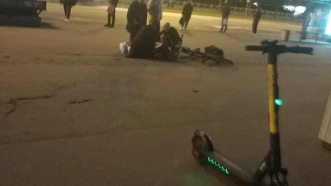 На Московской площади мужчина на электросамокате сбил женщину