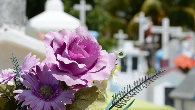 Производители похоронной продукции предупредили о повышении цен на гробы