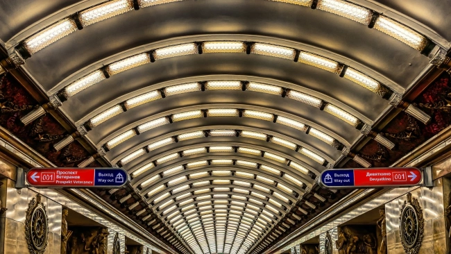 Смольный официально сообщил о продлении работы метро в новогоднюю ночь, а также о работе всего транспорта в новогодние каникулы