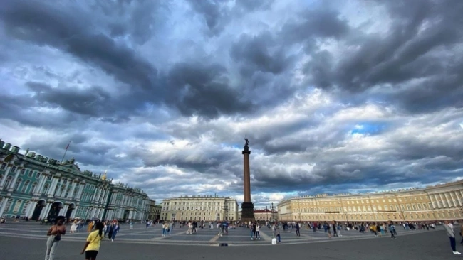 В пятницу в Петербурге похолодает до +20 градусов и пройдут дожди