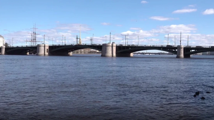 Троллейбусное движение по Биржевому мосту откроют 22 декабря