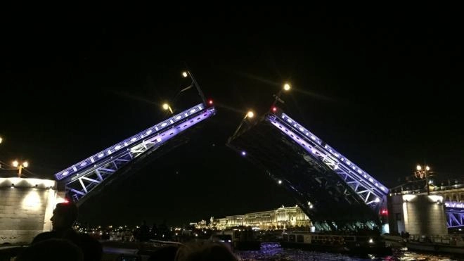Мосты Петербурга не будут разводить в ночь на 2 и 10 мая