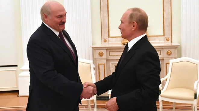 Путин и Лукашенко обсудили ситуацию на белорусско-польской границе