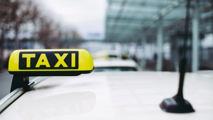Петербуржцы с подозрением на коронавирус теперь смогут добраться на КТ на специальном такси
