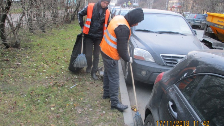 Петербург за неделю очистили от 3,2 тонн мусора и грязи Петербург за неделю очистили от 3,2 тонн мусора и грязи