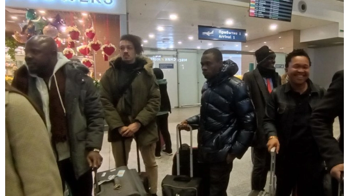 Делегация из 20-ти иностранных наблюдателей прибыла в Петербург